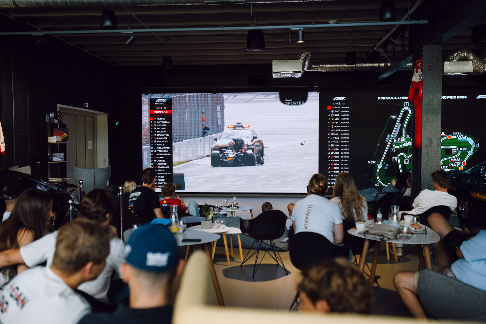 web.f1GalleryTitle