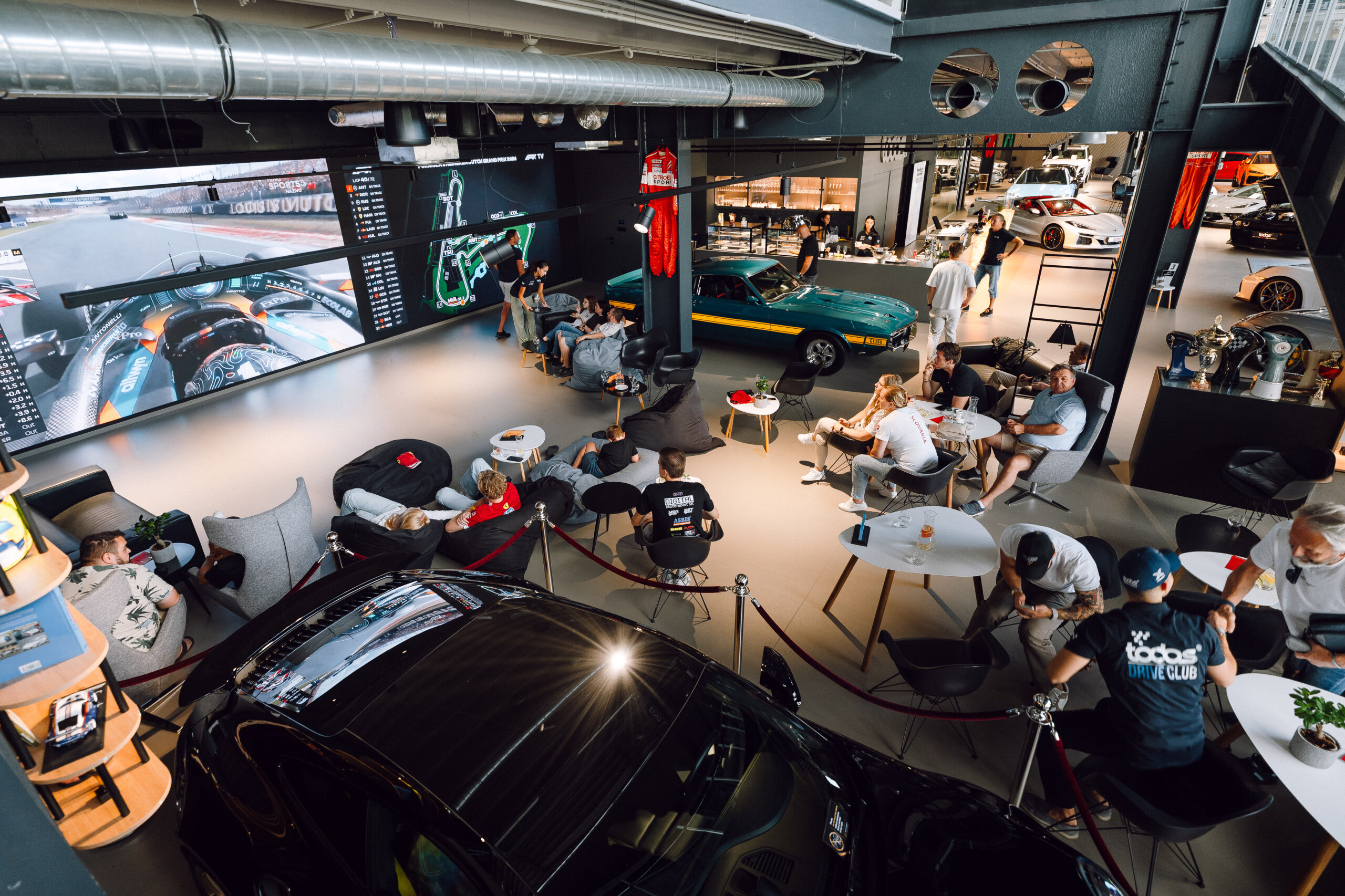 web.f1GalleryTitle